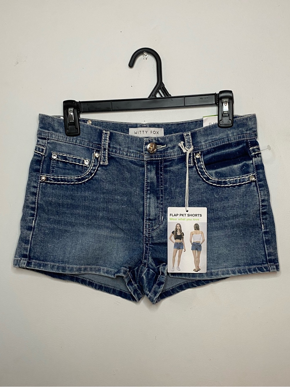 Witty Fox Women's Dark Blue Denim Shorts size 7/28